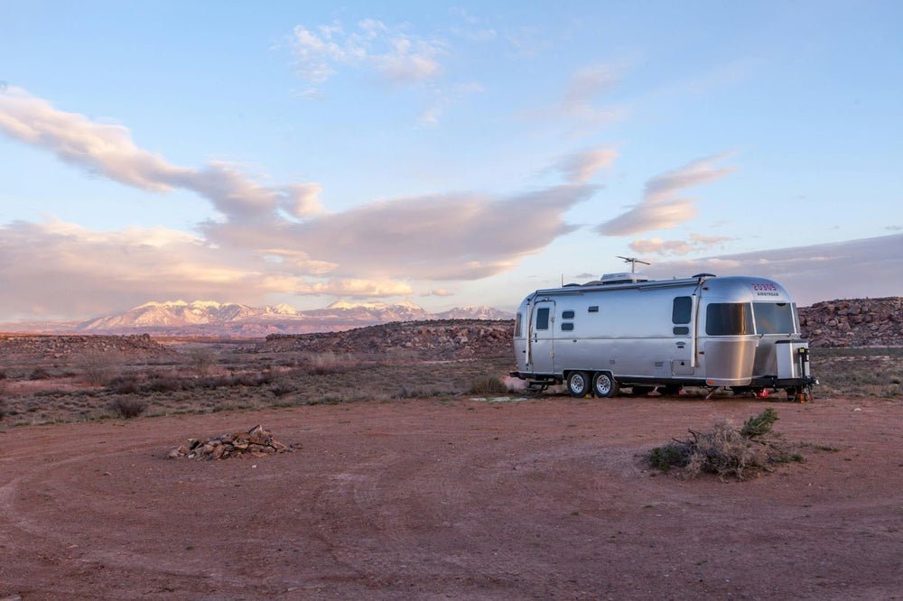 RV King vs. Queen Mattress: Which Size is Right for Your Camper? - DynastyMattress